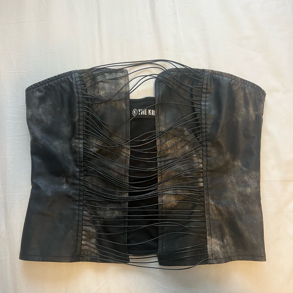 The Kript Black Strapless Top
